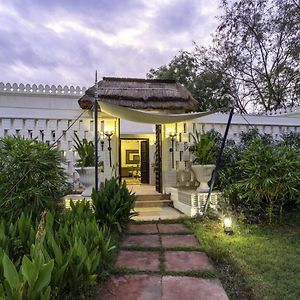 Family Room Garden View